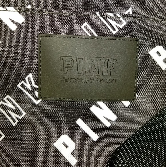 SOLD🚫🚫 VS PINK SLIDES & MATCHING DUFFLE BAG🚫🚫 - Picture 2 of 8